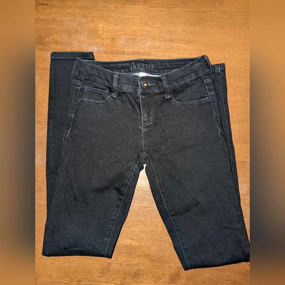 Black jeans size 3. Good condition. Brand: decree